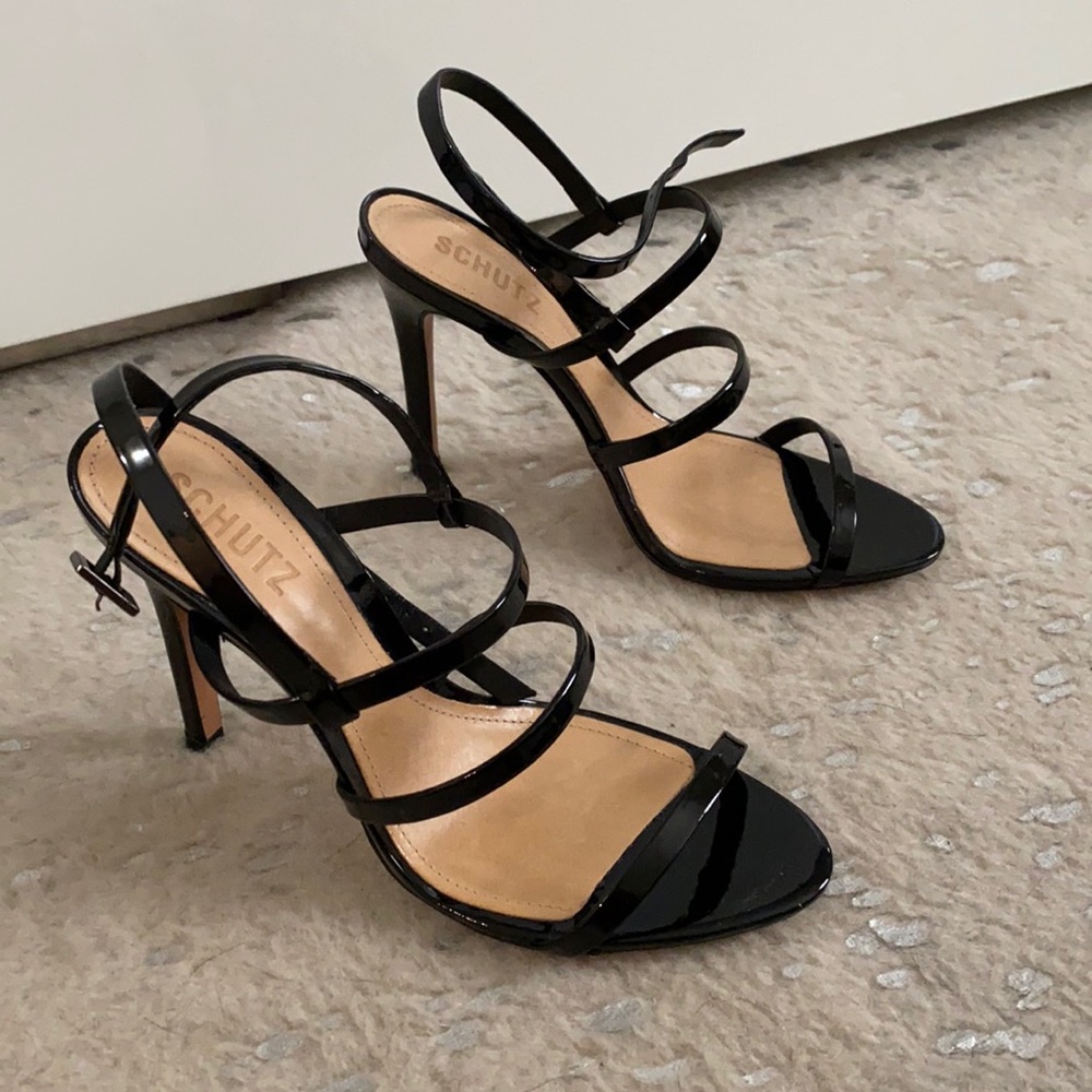 Schutz strappy patent heel 7.5
